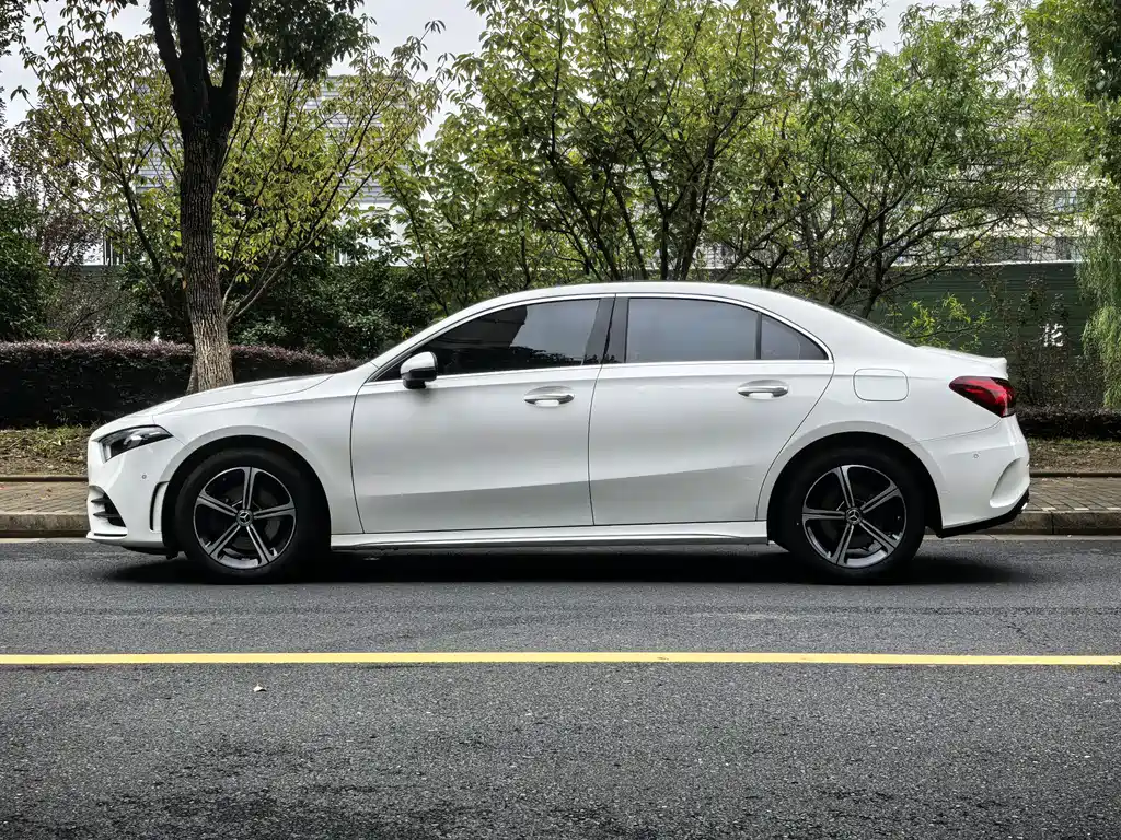 Mercedes-Benz A-Class — миниатюра 3