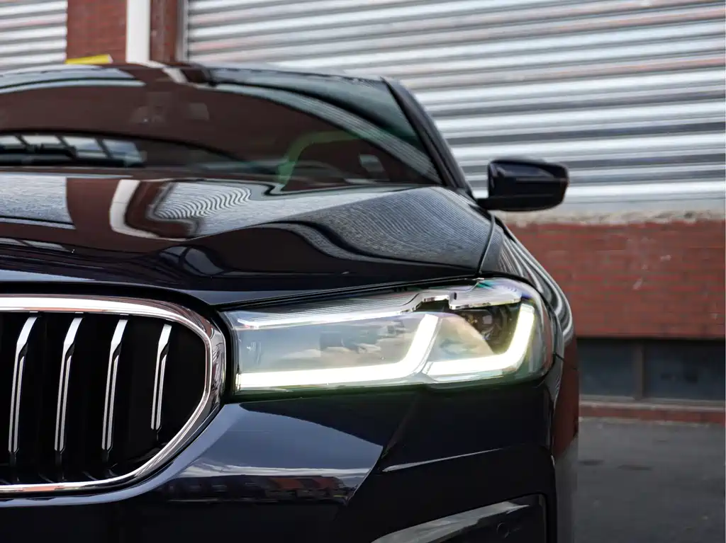 BMW 5 Series — миниатюра 5