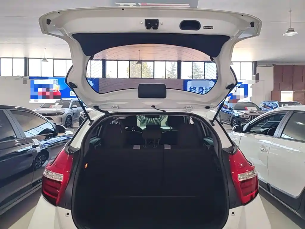 Toyota Yaris L — миниатюра 19