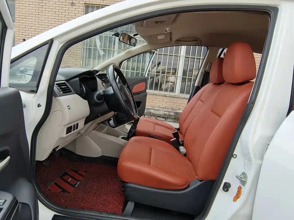 Venucia R50 2016 1.6L MT Elite