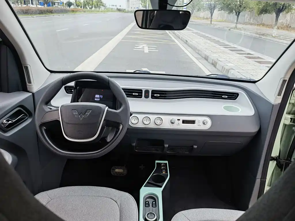 Wuling MINIEV — миниатюра 11