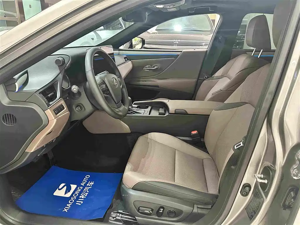Lexus ES — миниатюра 12