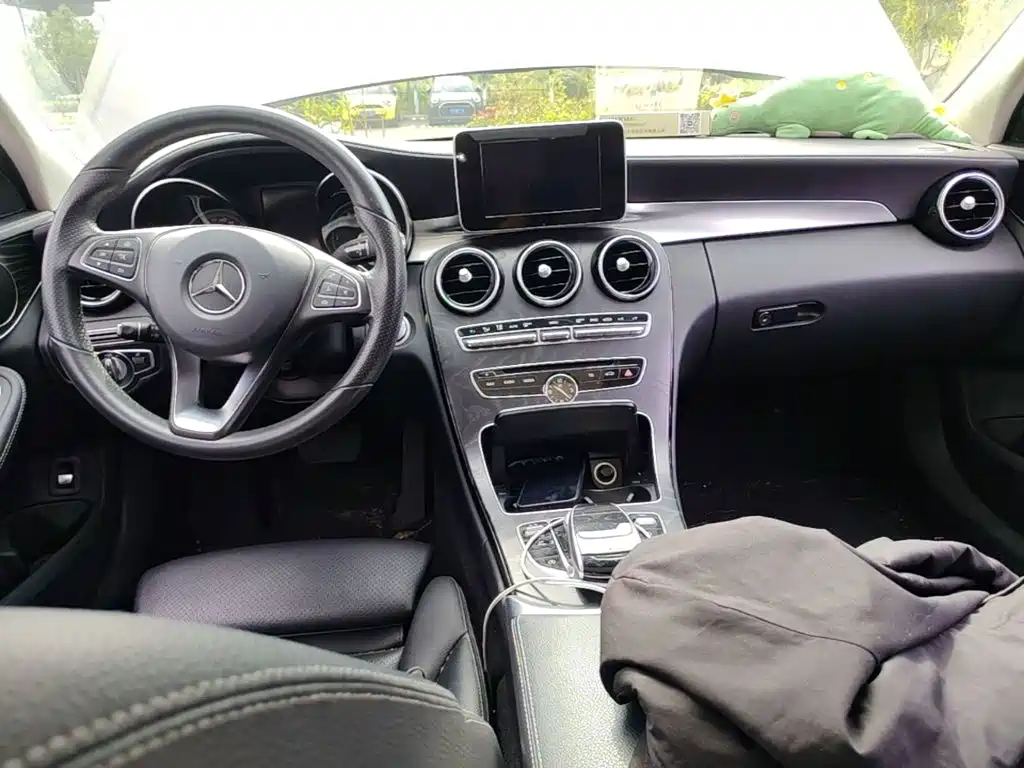 Mercedes-Benz C-Class — миниатюра 14
