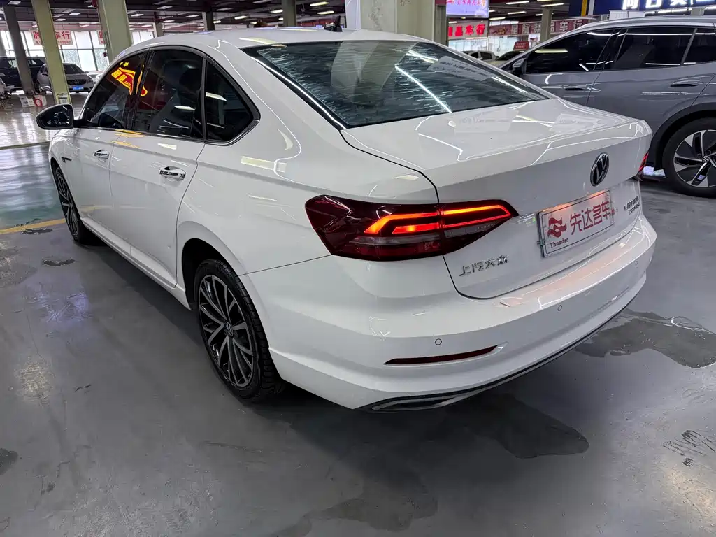 Volkswagen Lavida — миниатюра 6