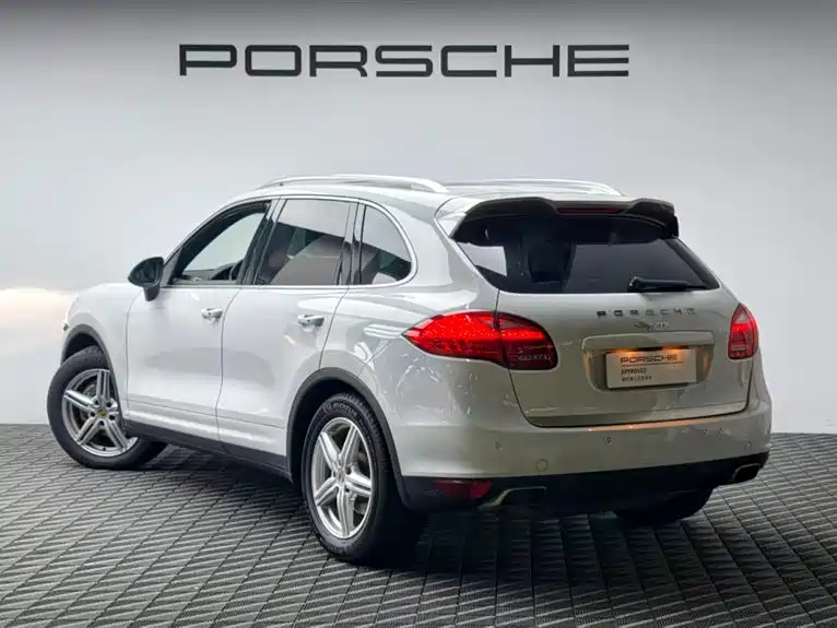 Porsche Cayenne 2014 Cayenne Platinum Edition 3.0T