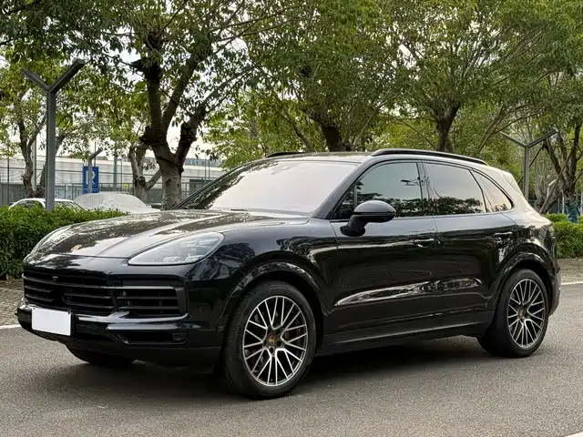 PORSCHE CAYENNE 2022