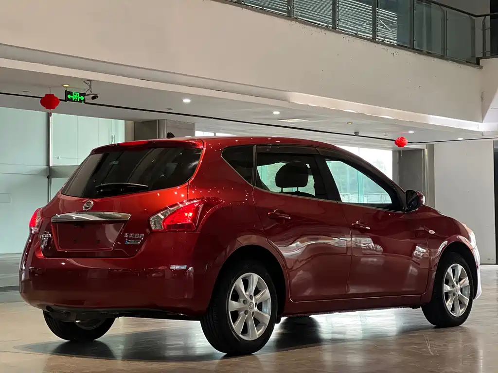 Nissan Tiida — миниатюра 7