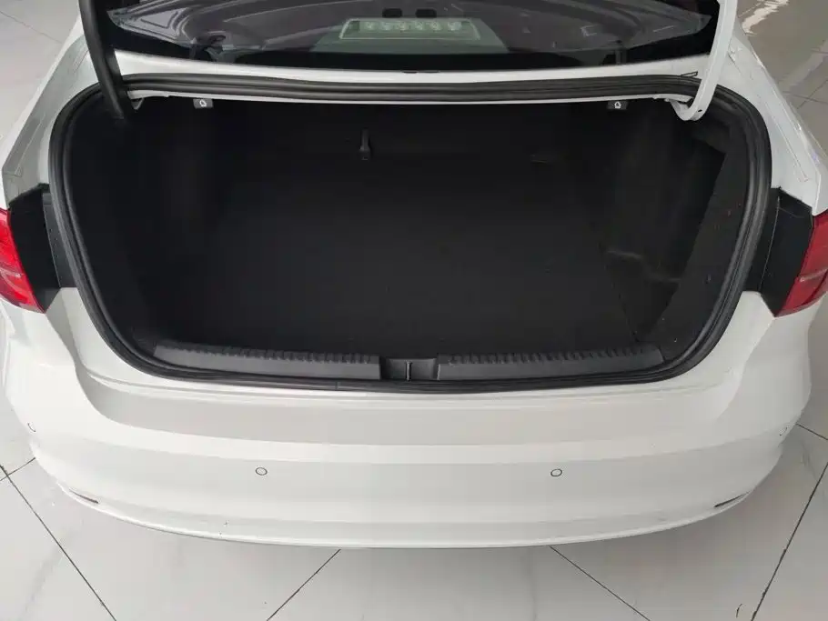 Volkswagen Sagitar — миниатюра 4