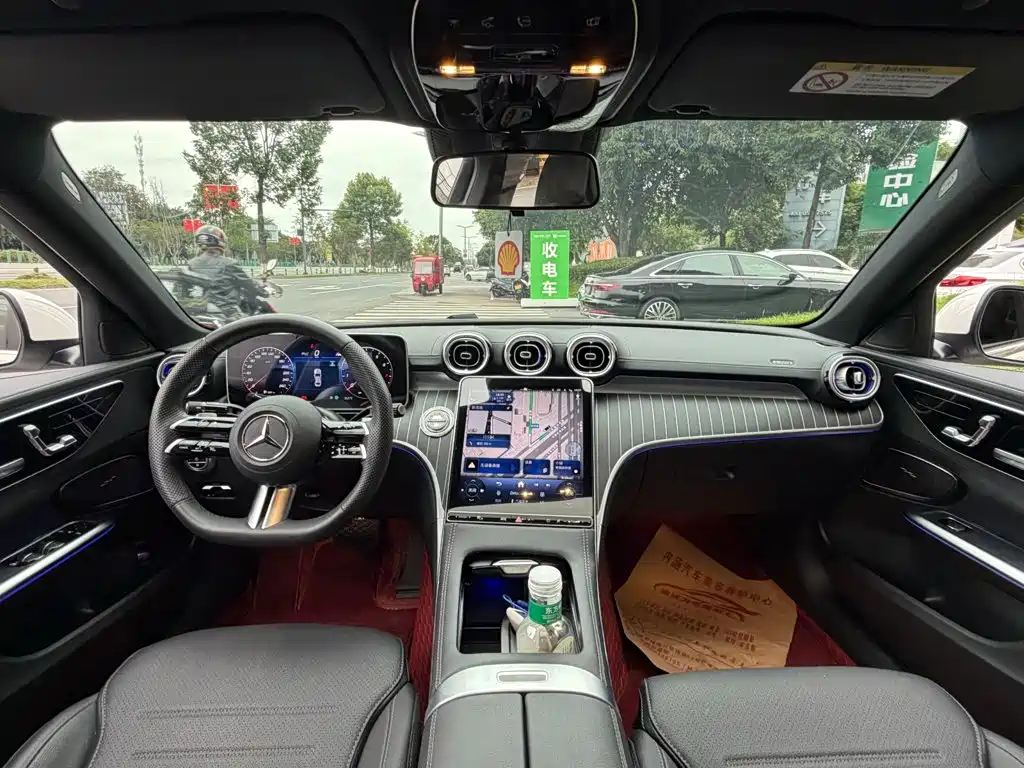 Mercedes-Benz C-Class — миниатюра 13