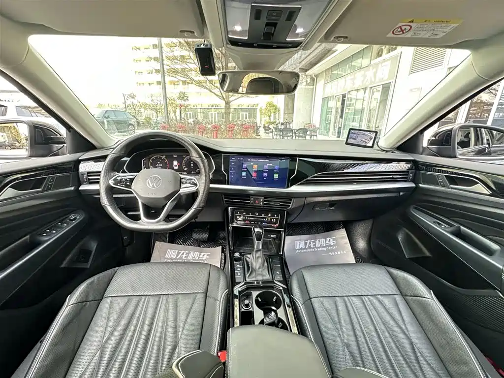 Volkswagen Passat 2022 330TSI Luxury