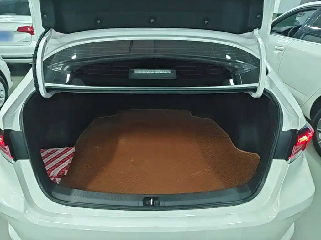 Toyota Corolla — миниатюра 19
