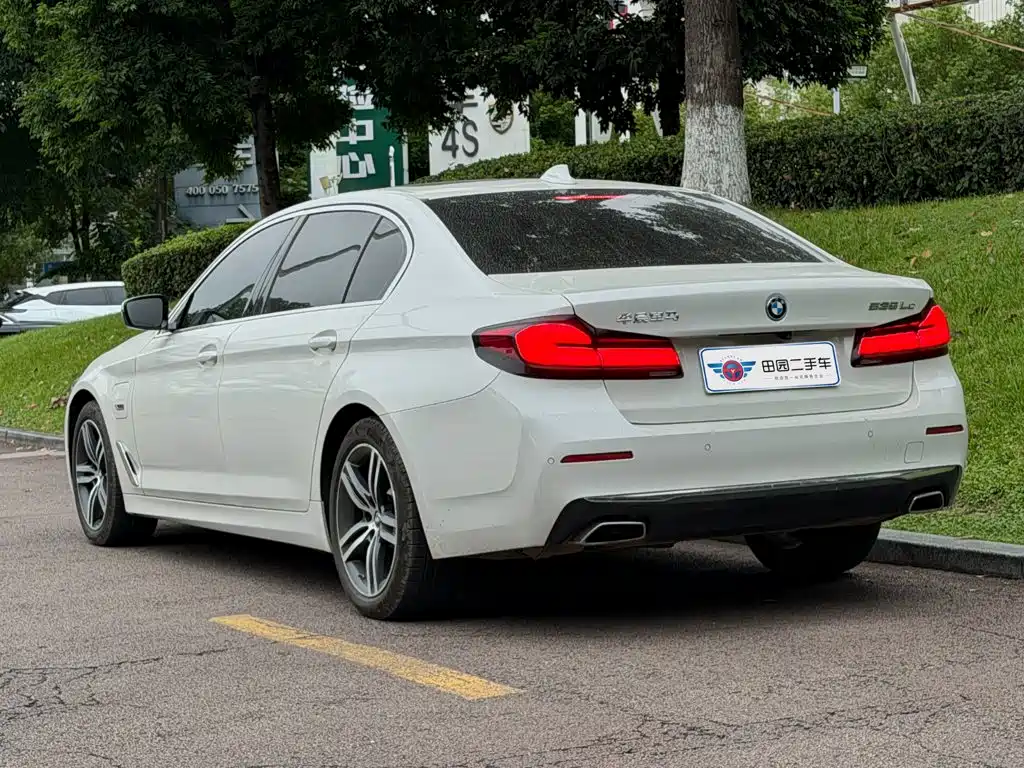 BMW 5 Series New Energy — миниатюра 4