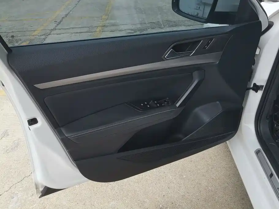 Volkswagen Lavida — миниатюра 7