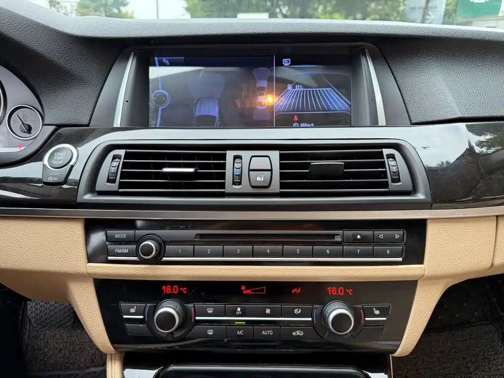 BMW 5 Series — миниатюра 10