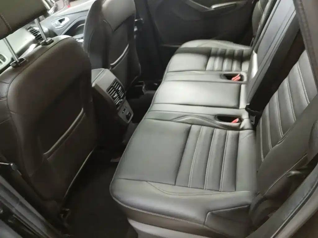 Ford Kuga — миниатюра 17
