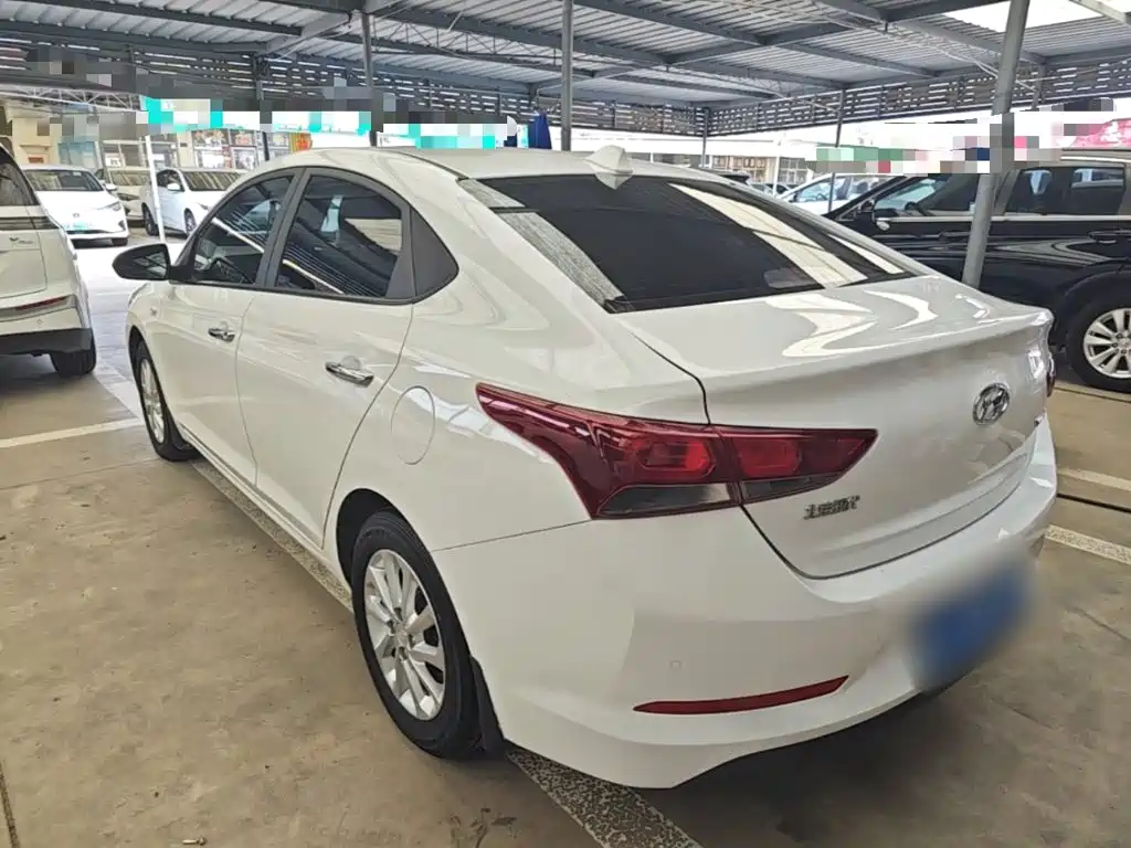 Hyundai Verna — миниатюра 5