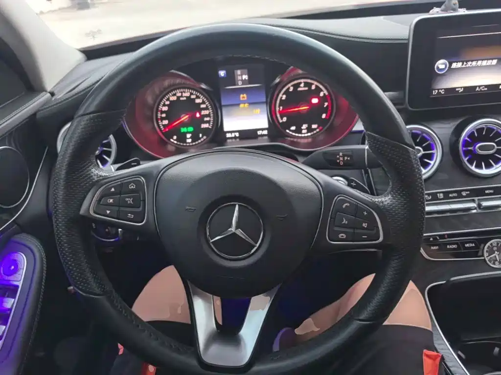 Mercedes-Benz C-Class — миниатюра 11