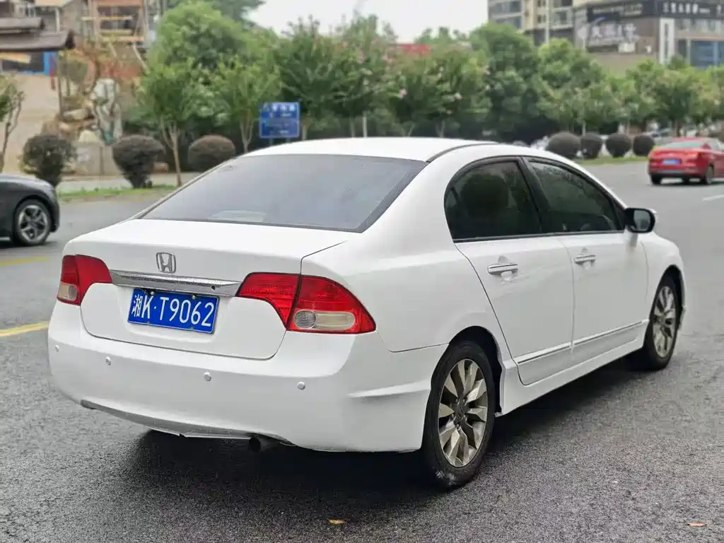 Honda Civic — миниатюра 9