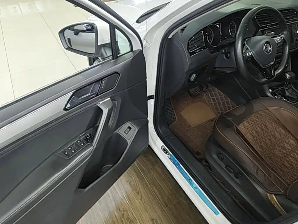 Volkswagen Tiguan L — миниатюра 16