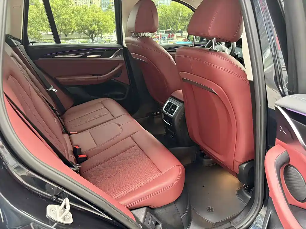 BMW iX3 — миниатюра 9
