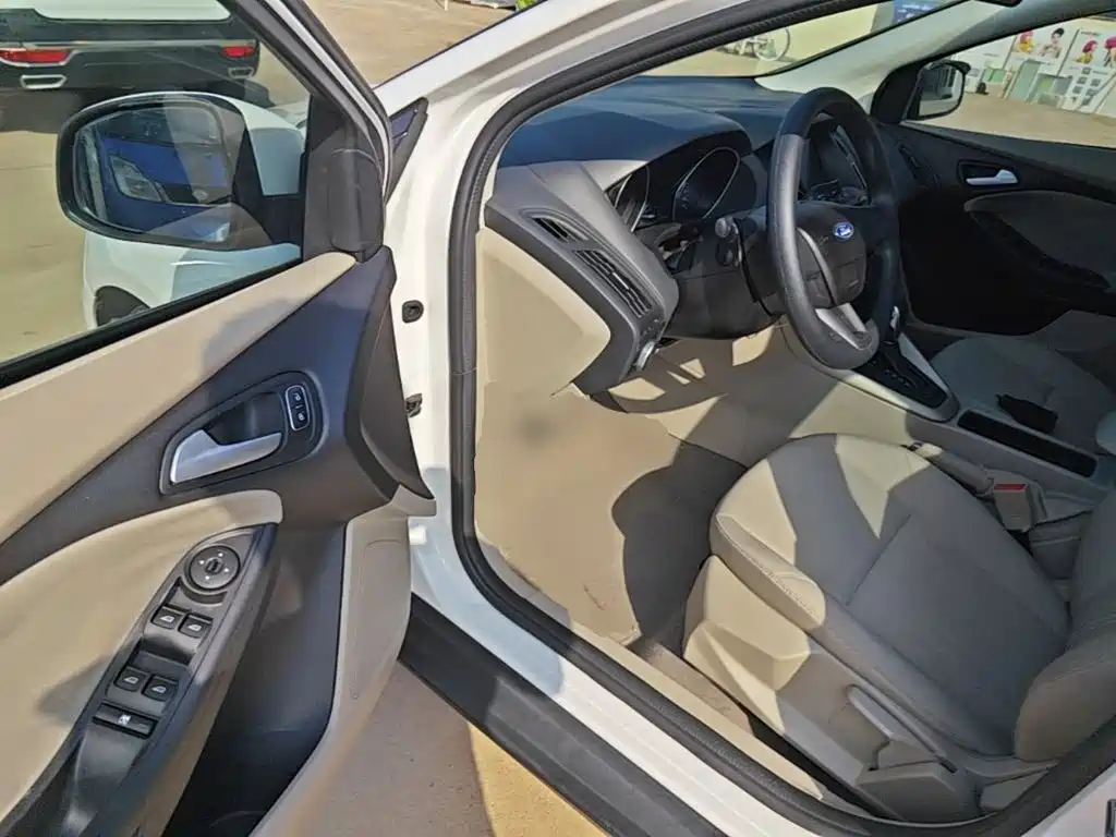 Ford Focus — миниатюра 16
