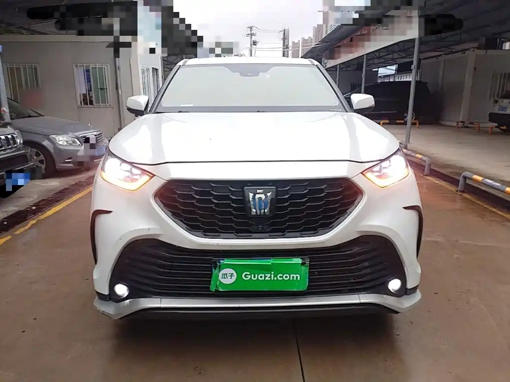 Toyota Crown Kluger — миниатюра 3