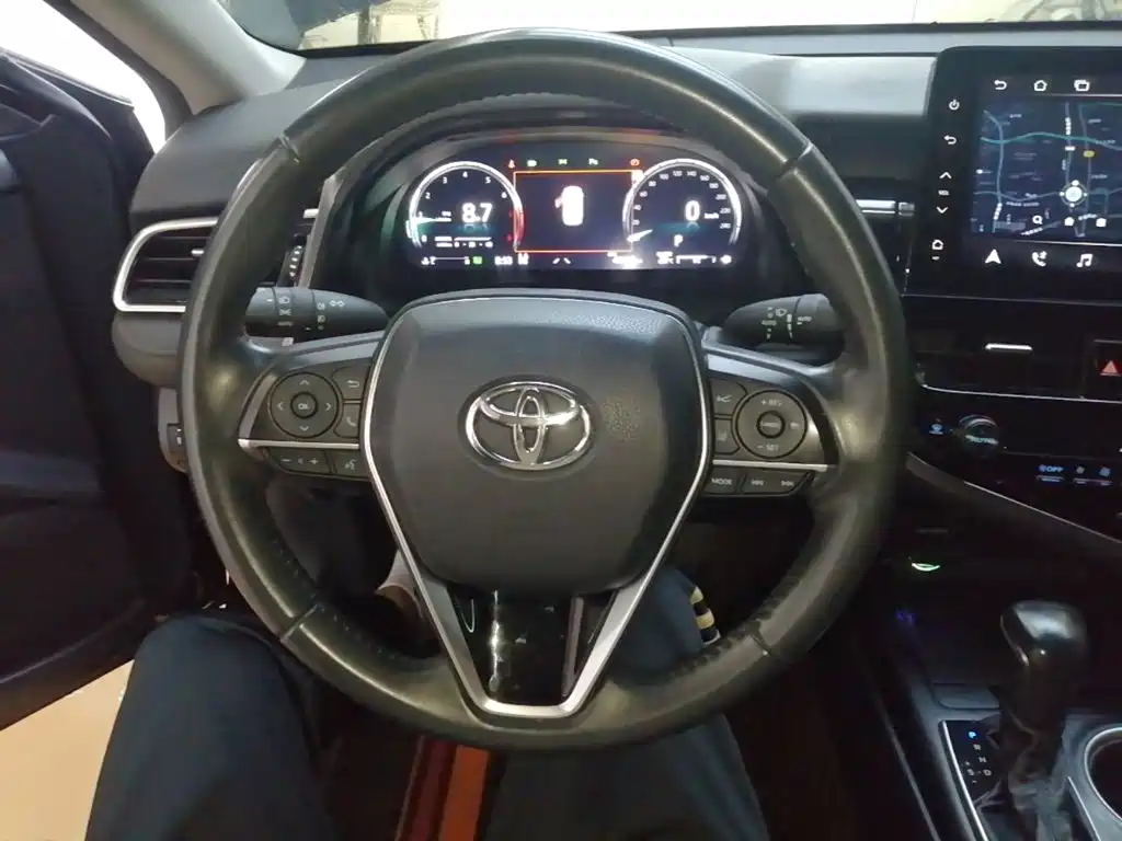 Toyota Camry — миниатюра 11