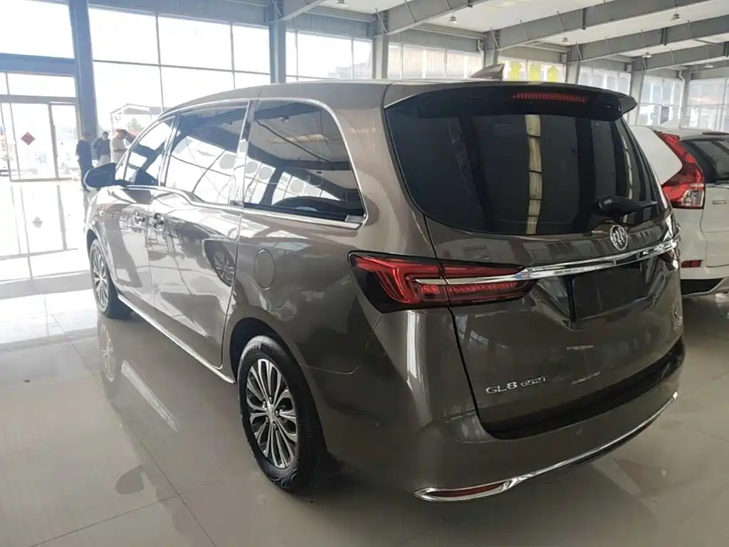 Buick GL8 — миниатюра 5