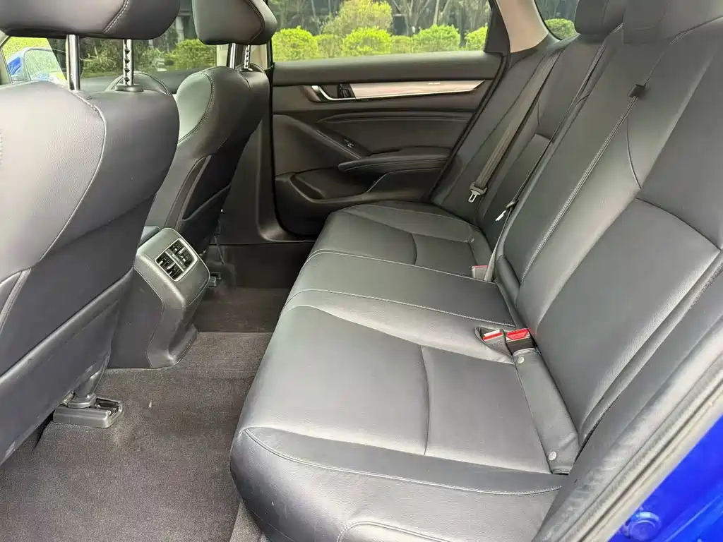 Honda Accord — миниатюра 9