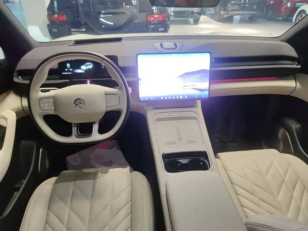 NIO ES6 — миниатюра 10