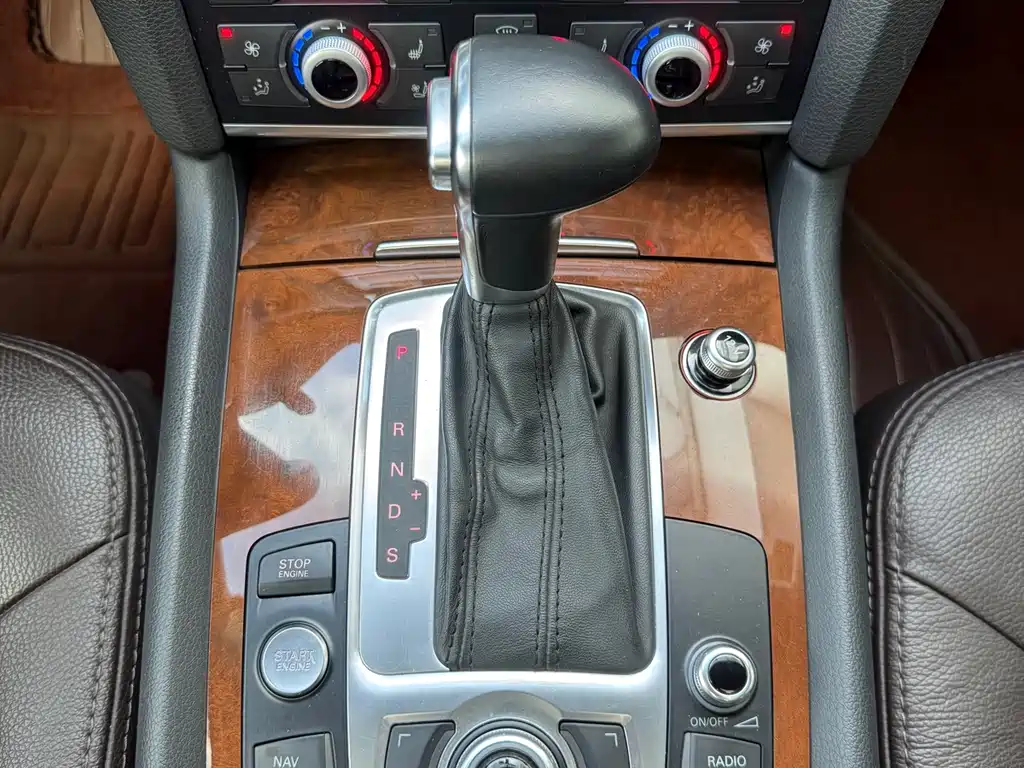 Audi Q7 — миниатюра 12