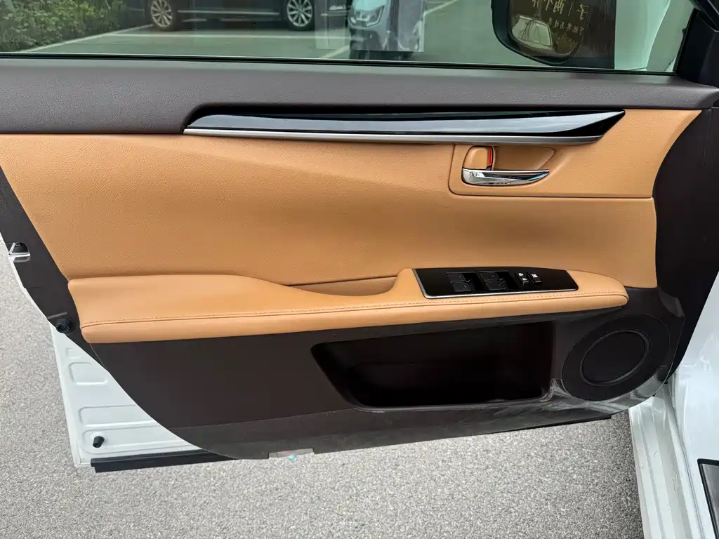 Lexus ES — миниатюра 4