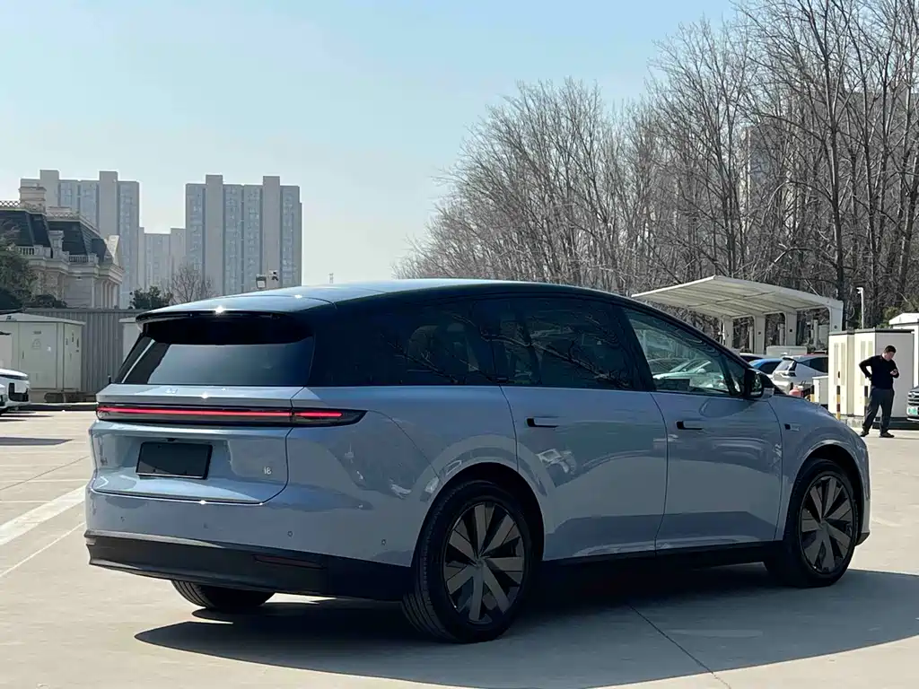 Li Auto i8 2025 Standard