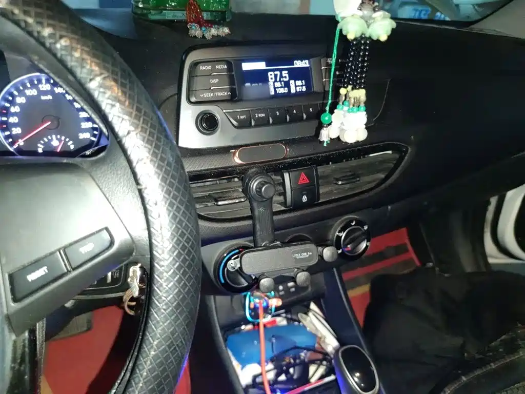 Hyundai Elantra — миниатюра 6