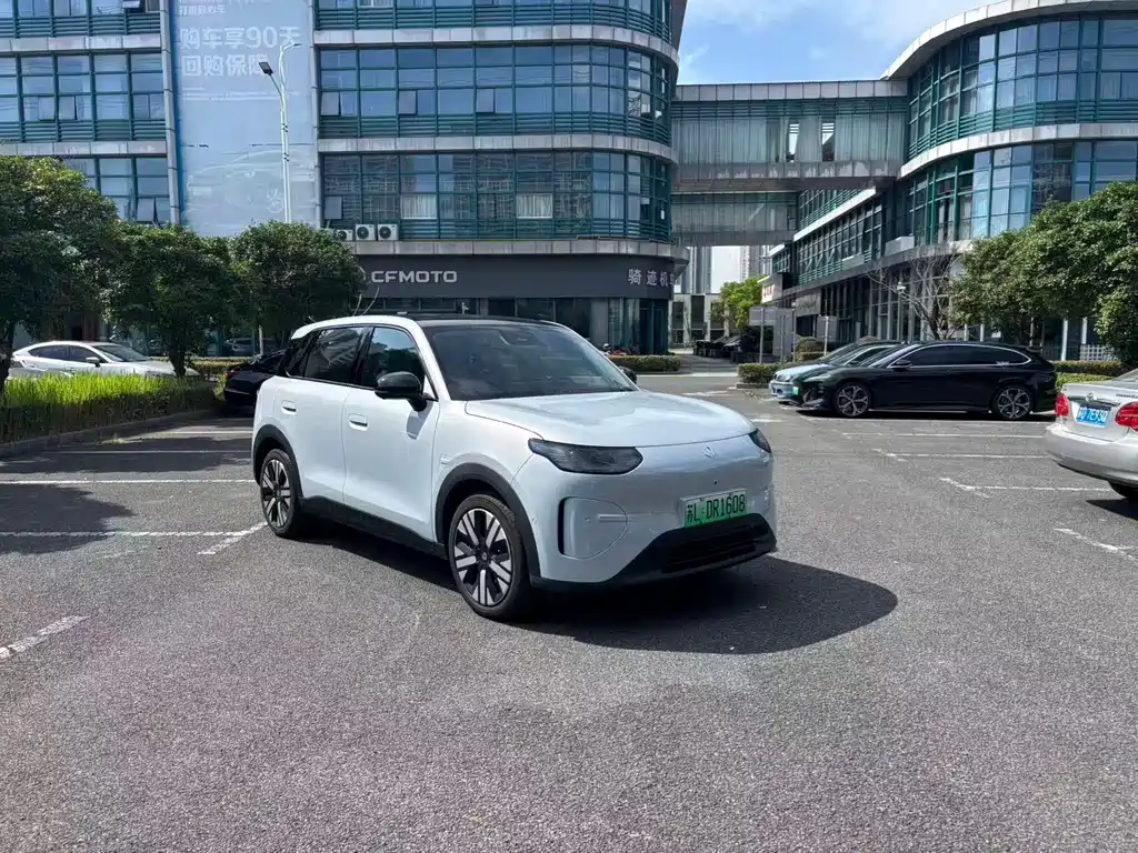 Leapmotor Leapmotor A10 — миниатюра 2