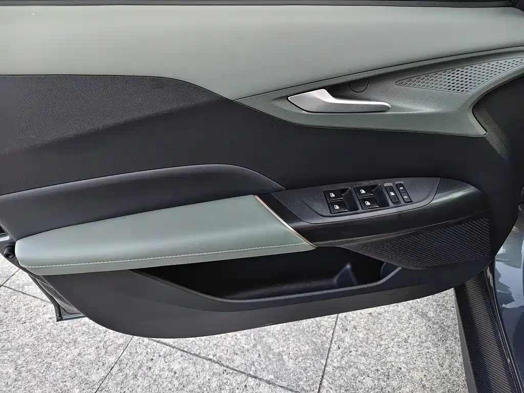 Changan Yida — миниатюра 12
