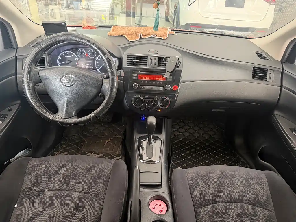 Nissan Tiida — миниатюра 6