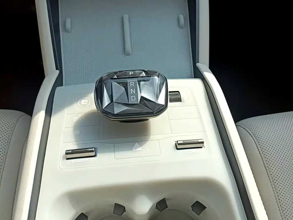 BYD Qin L — миниатюра 14