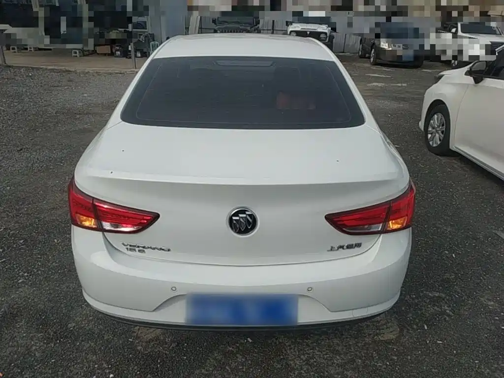 Buick Verano — миниатюра 6