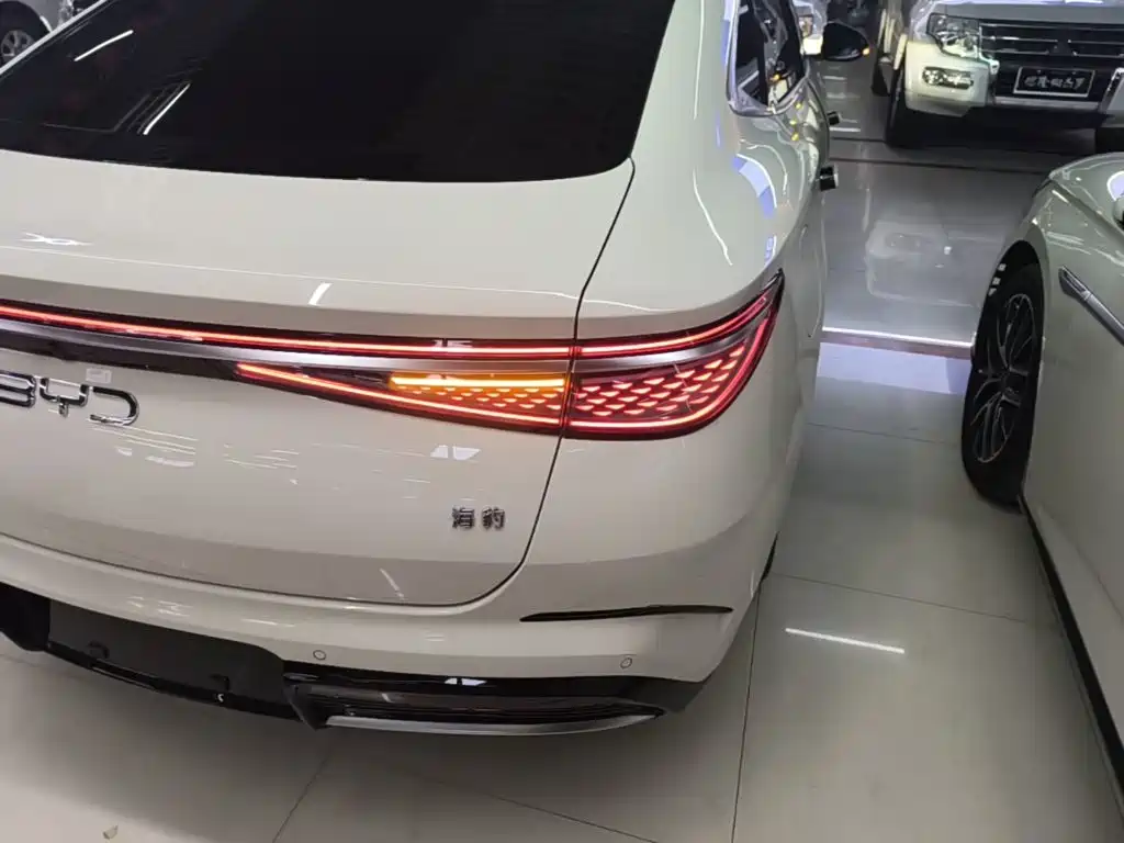 BYD Seal — миниатюра 8