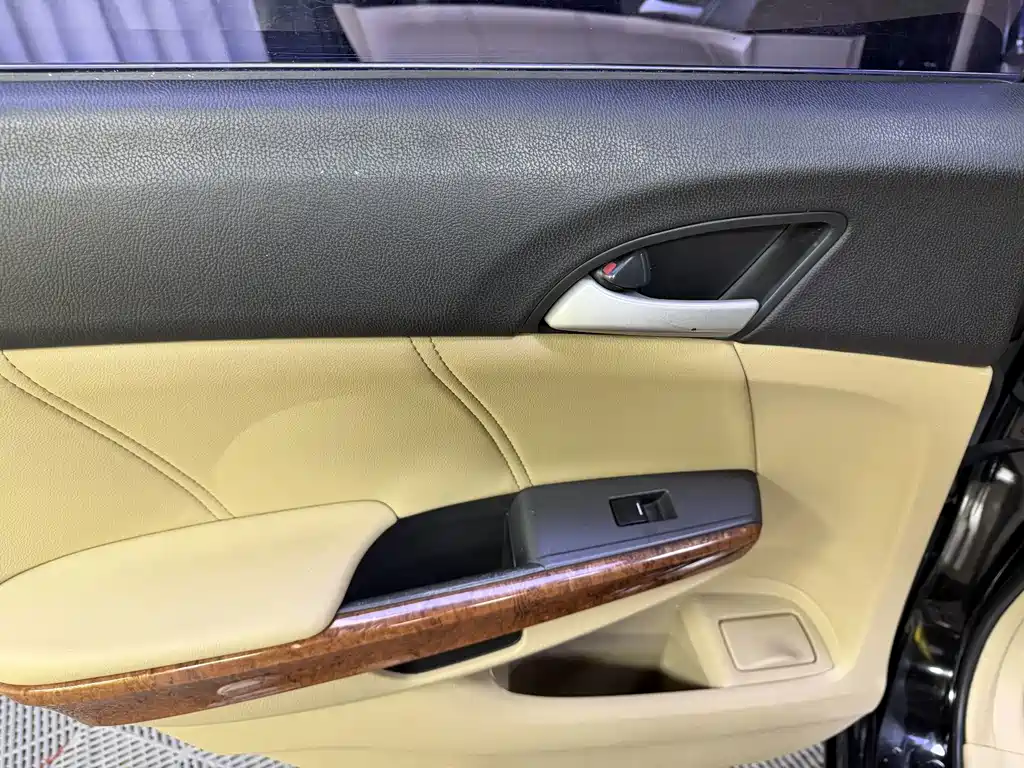 Honda Accord — миниатюра 16
