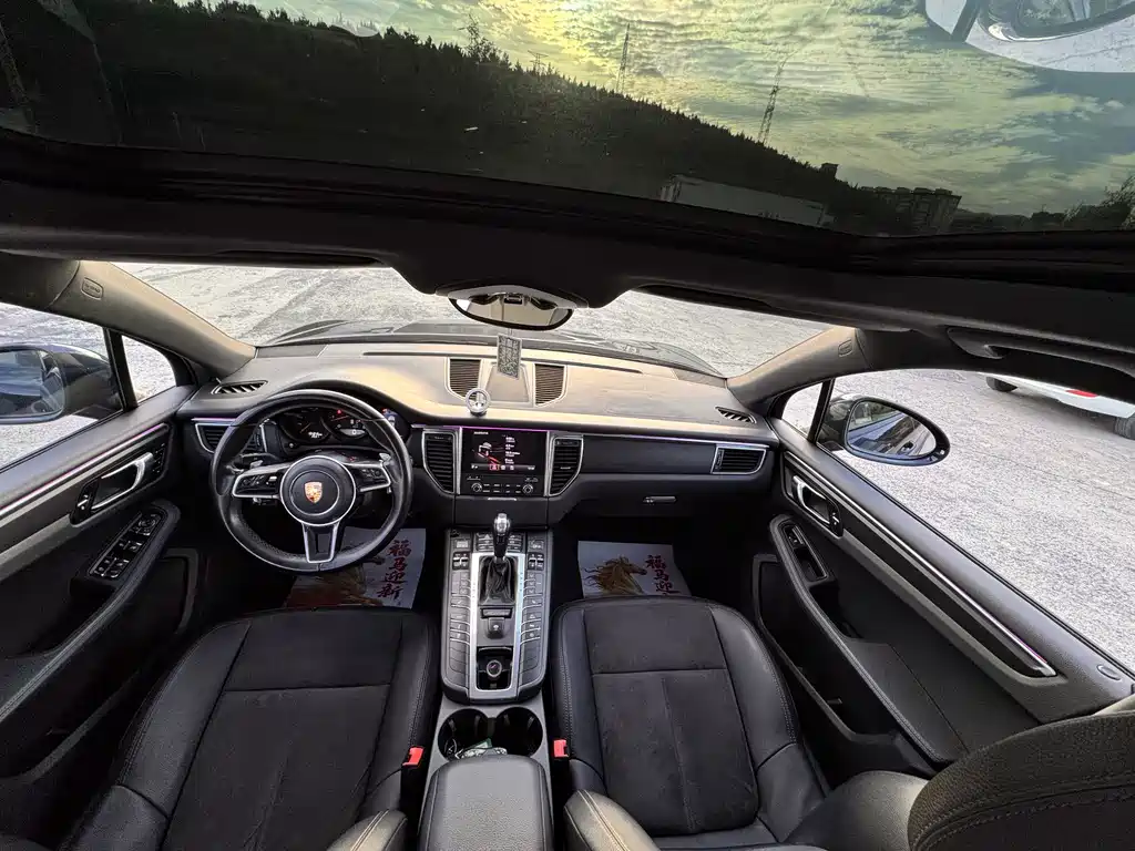Porsche Macan — миниатюра 6