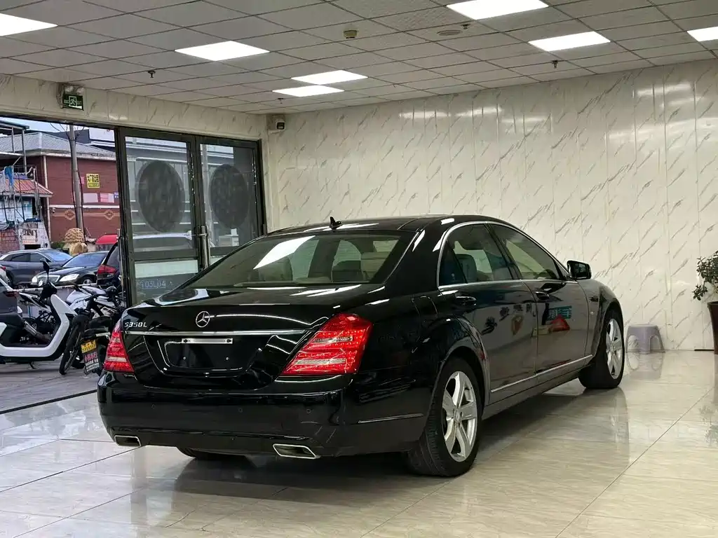 Mercedes-Benz S-Class — миниатюра 9