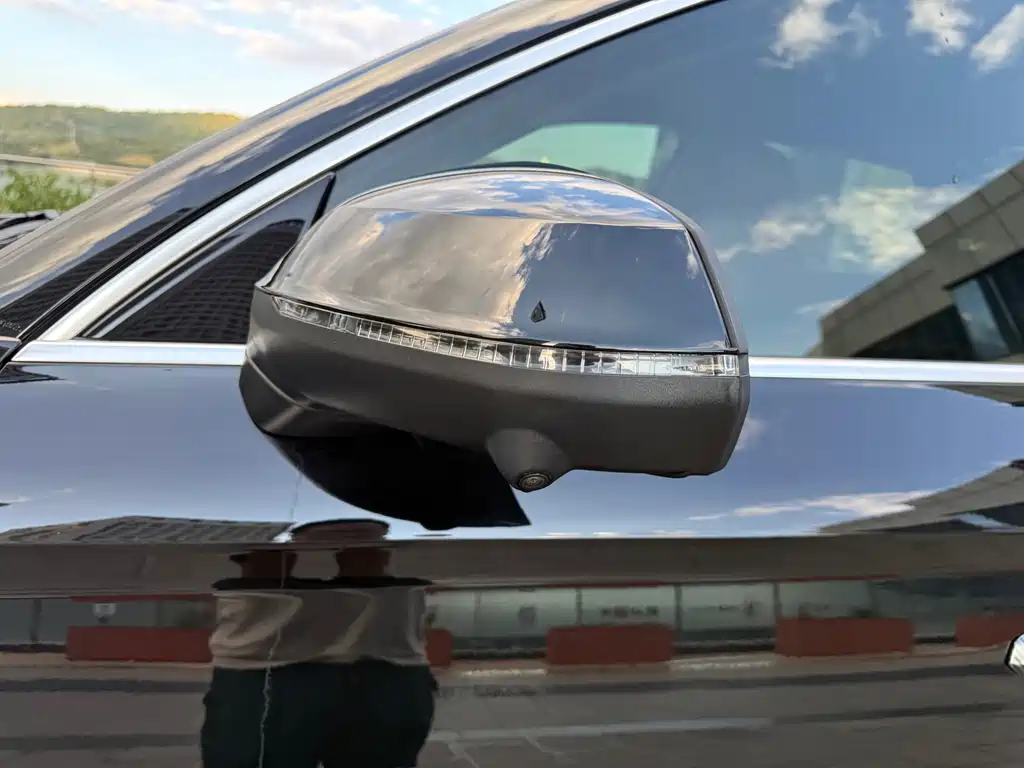 Audi Q5L — миниатюра 15
