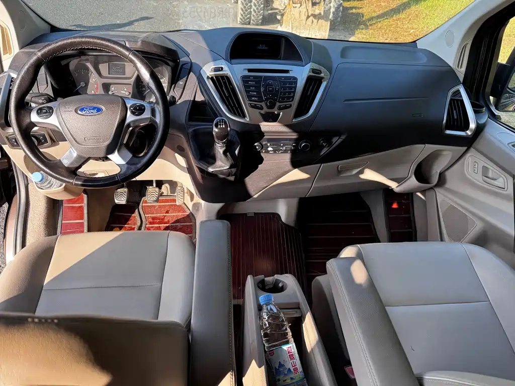 Ford Tourneo — миниатюра 5