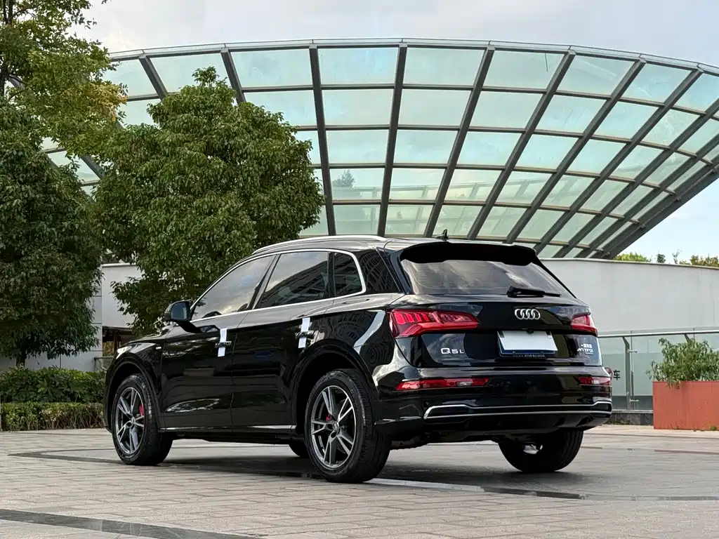 Audi Q5L — миниатюра 9