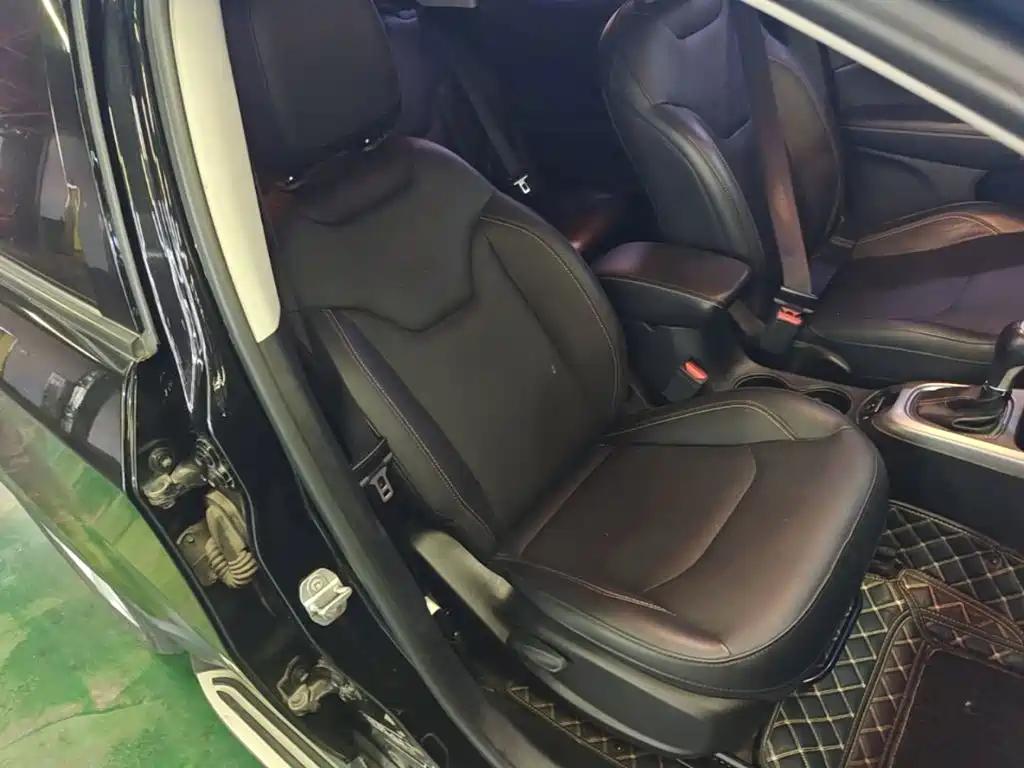 Jeep Compass — миниатюра 25