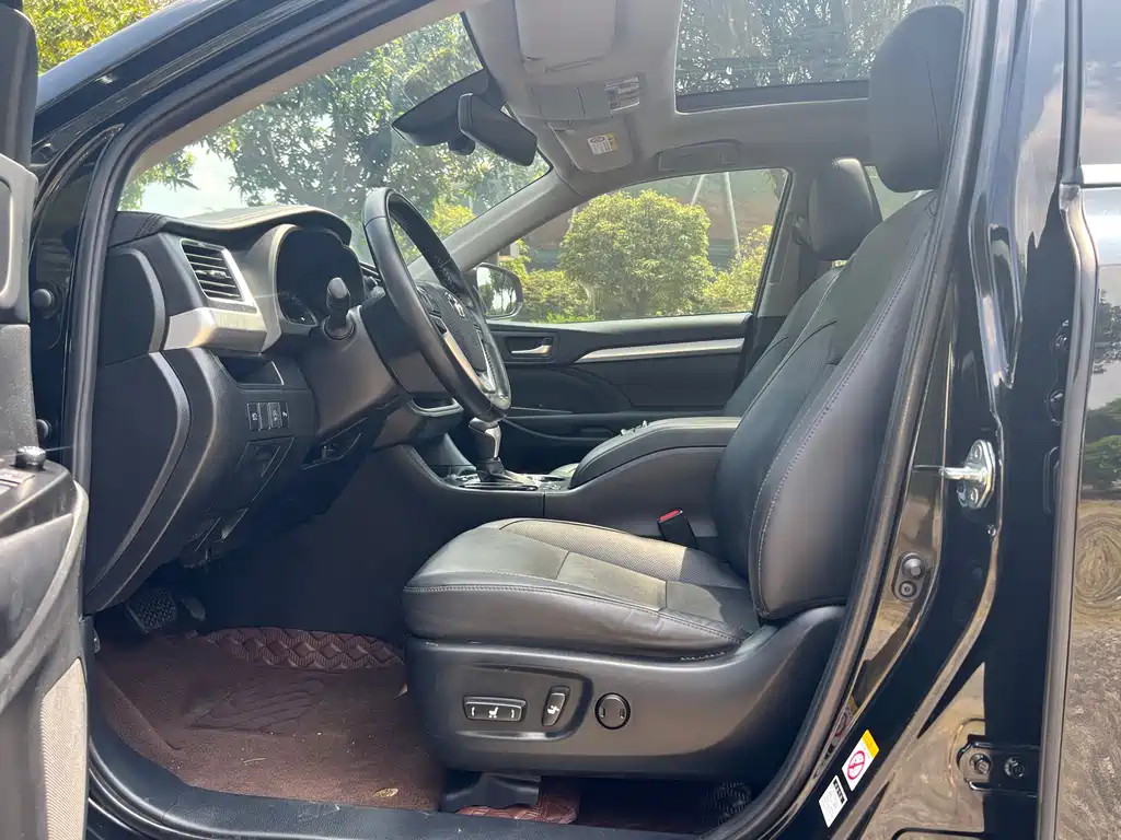 Toyota Highlander — миниатюра 8