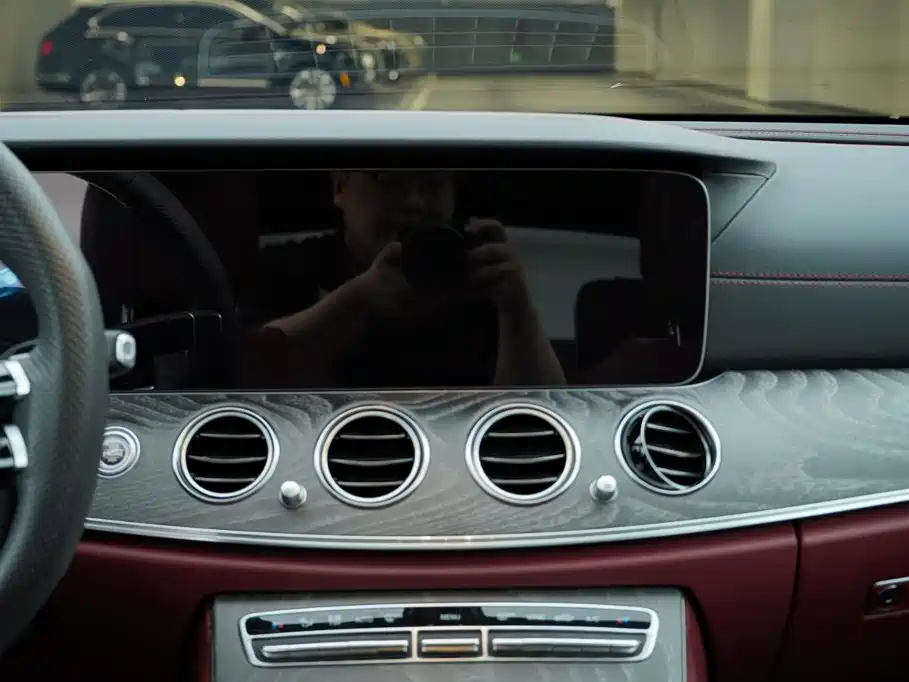 Mercedes-Benz E-Class — миниатюра 17