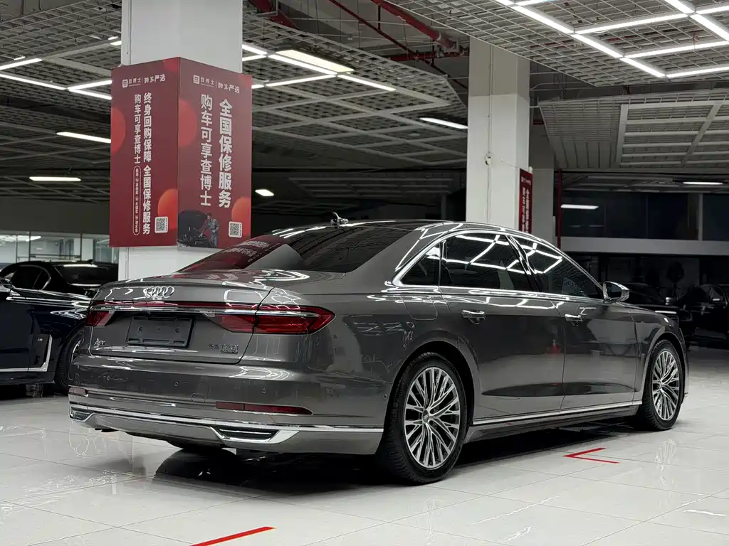 Audi A8 — миниатюра 6